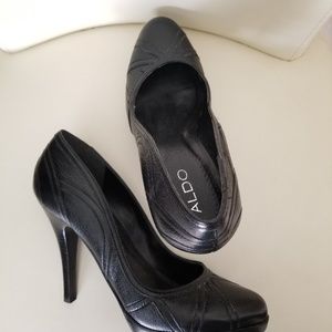 LIKE NEW ! ALDOs black pumps